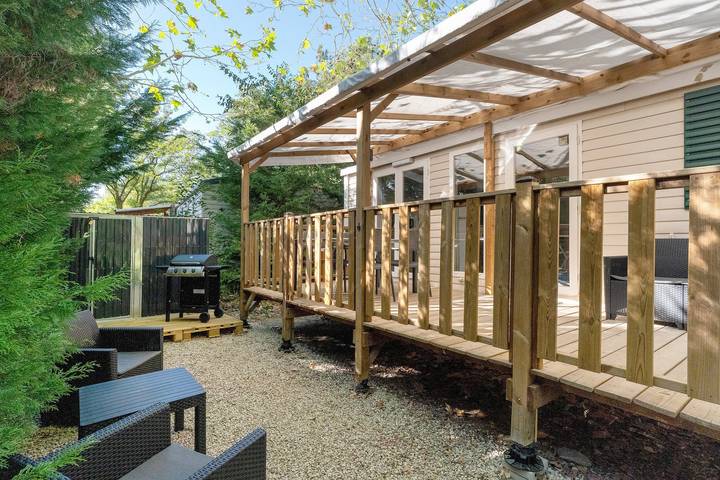 Mobil-home "Lou Cigalou" – 6 persone, piscina condivisa, terrazza e aria condizionata in La Roque-d'Anthéron, Aix-en-Provence e dintorni