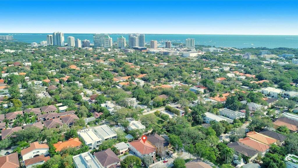 Vacation Home for 7 Guests in Coconut Grove, Florida