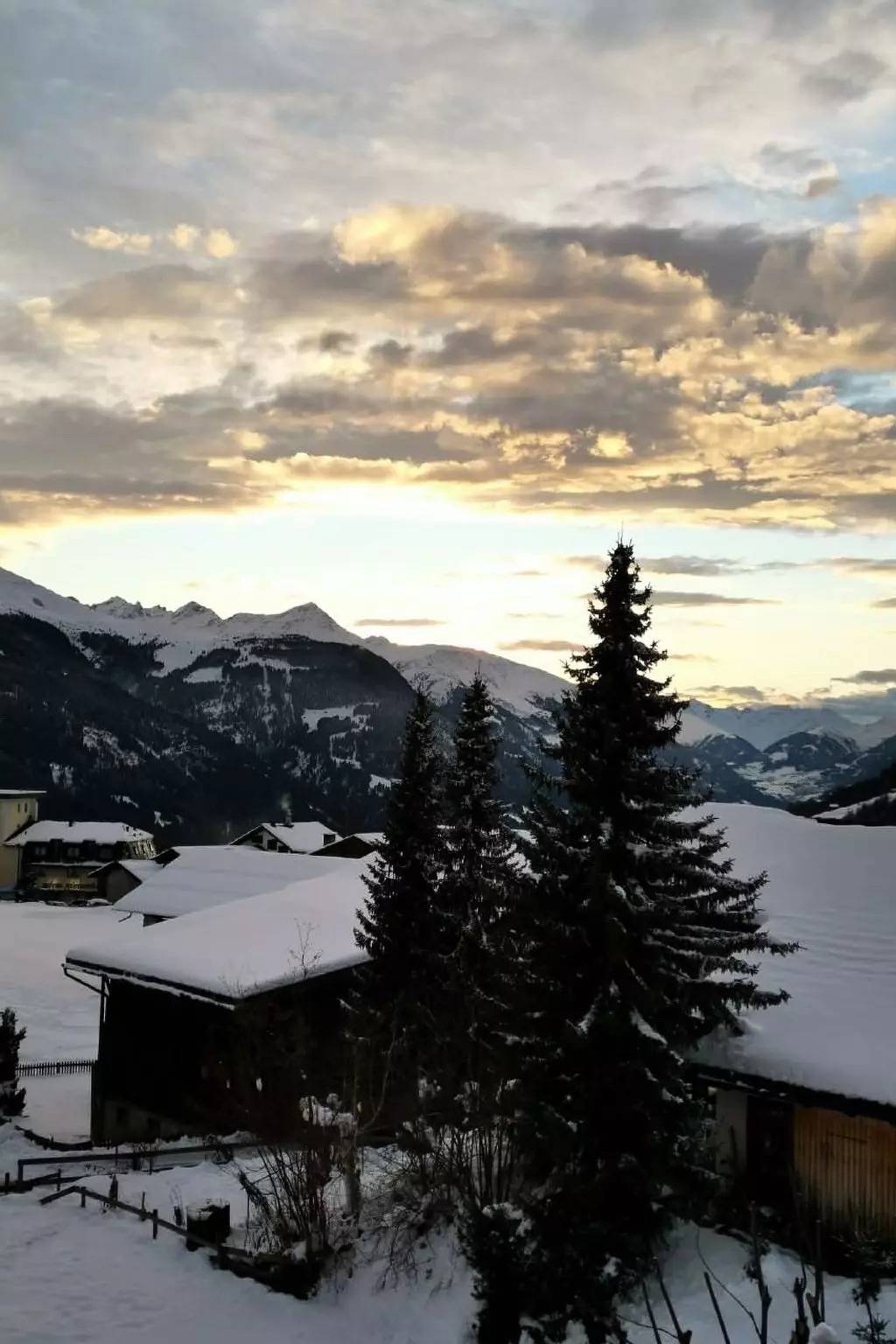 Ganze Wohnung, 5 Zimmer 4 Personen in Brigels, Alpenarena