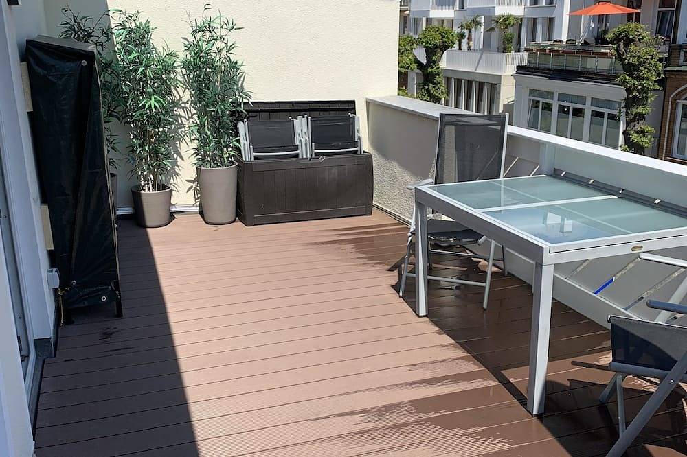 Entire apartment, \"Seelenstreichler\" - 54 sqm with large sunny balcony and wood-burning fireplace - central in Warnemünde Strand, Warnemünde