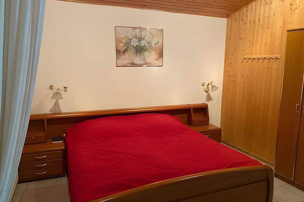 Ganze Wohnung, Apartment Landhaus Wagner für 4 Personen mit privater Terrasse, Garten und Wlan in Malente, Südliche Ostseeküste