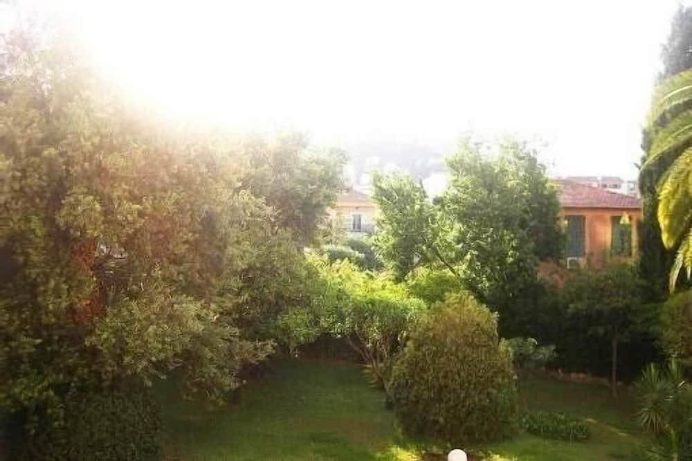Appartement entier, Très bel appartement climatisé les pieds dans l'eau avec parking privé sécurisé in Roquebrune-Cap-Martin, Côte méditerranéenne (France)
