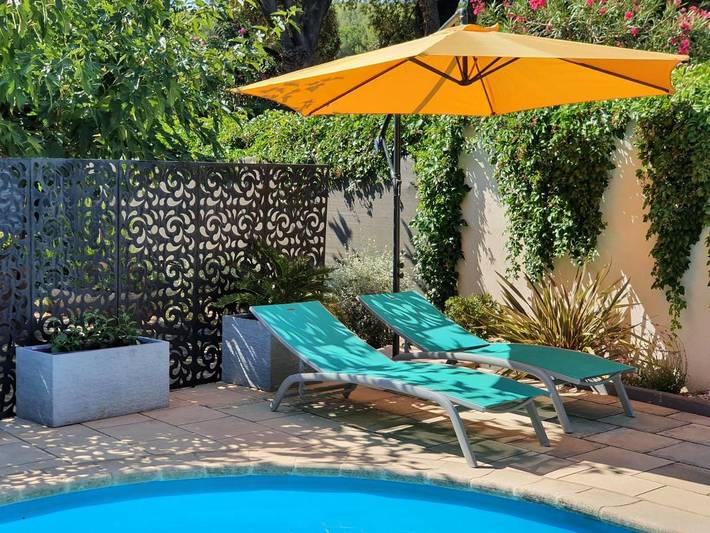 Location de vacances pour 2 personnes, avec balcon ainsi que vue et piscine à Comps - 3