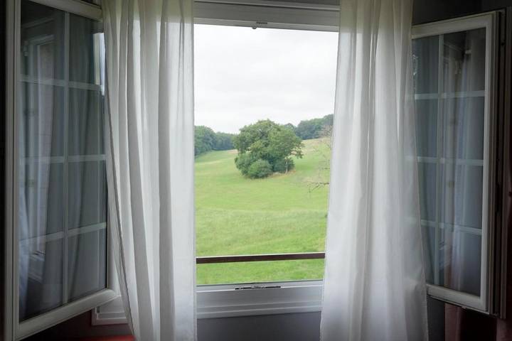 Hôtel pour 2 personnes, avec jardin ainsi que piscine et terrasse, animaux acceptés à Goulles - 4