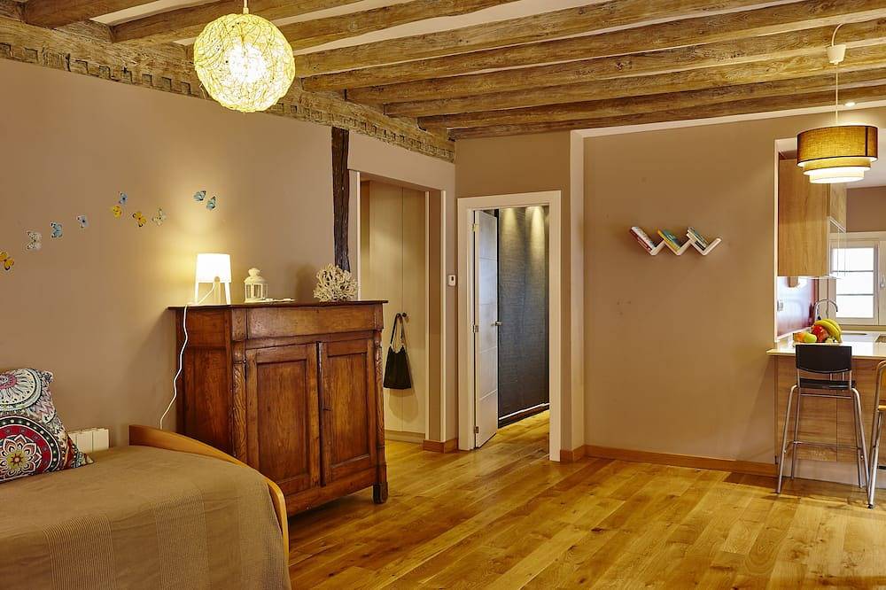 Entire apartment, New flat in the old town, 2min from the beach and port. Free Wifi in Lekeitio, Basque Coast (Spain)