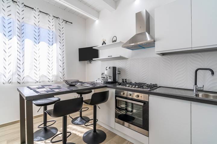 Appartamento intero, Eleganza Mediterranea - Appartamento Piano 2 con terrazza privata, Wi-Fi e aria condizionata in Avola, Siracusa e dintorni