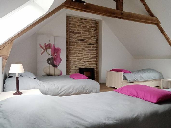 Location de vacances pour 2 personnes, avec Terrasse ainsi que Jardin et Vue à Lanouée - 3