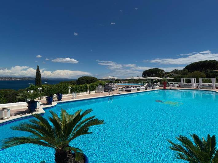 Hôtel pour 3 personnes, avec piscine et jardin