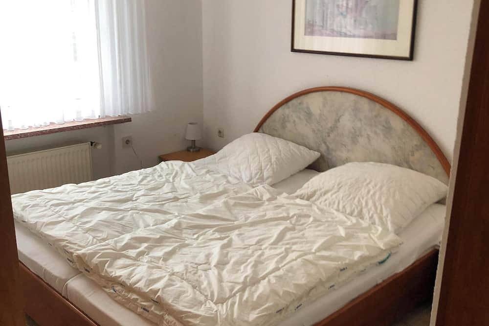 Strandnaher Bungalow in Schillig mit Garten, drei Schlafzimmern, zwei Bädern, bis zu drei Stellplätzen und hundefreundlicher Ausstattung – ideal für Familien und Freunde. in Schillig Strand, Wangerland