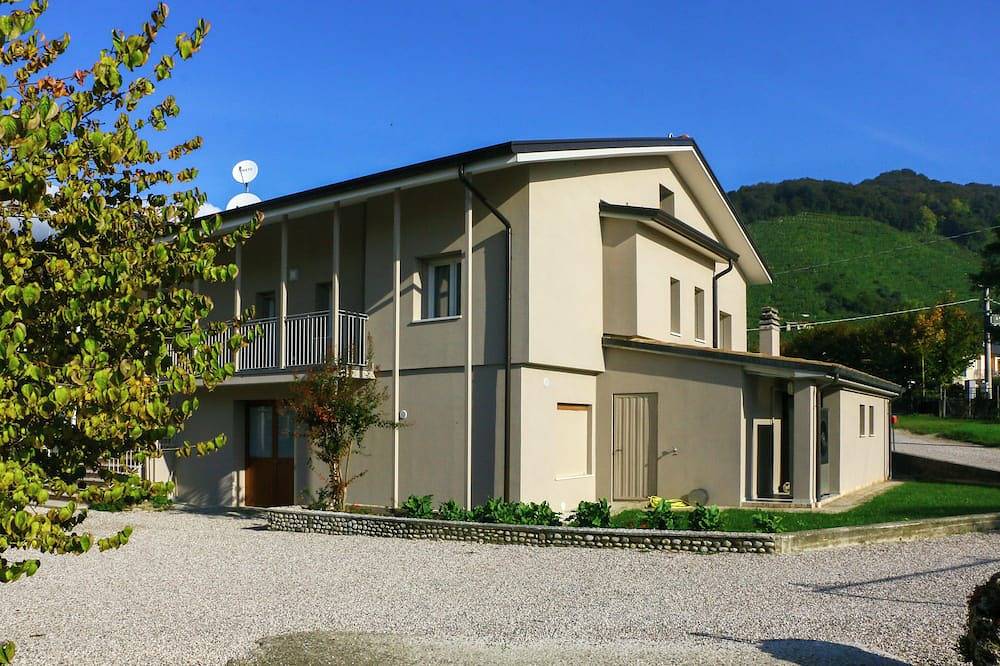 Gîte pour 6 Personnes dans Farra di Soligo, Préalpes carniques