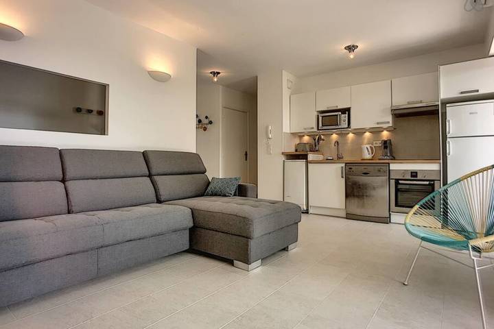 Ferienwohnung für 4 Personen, mit Garten und Pool, kinderfreundlich in Antibes - 2