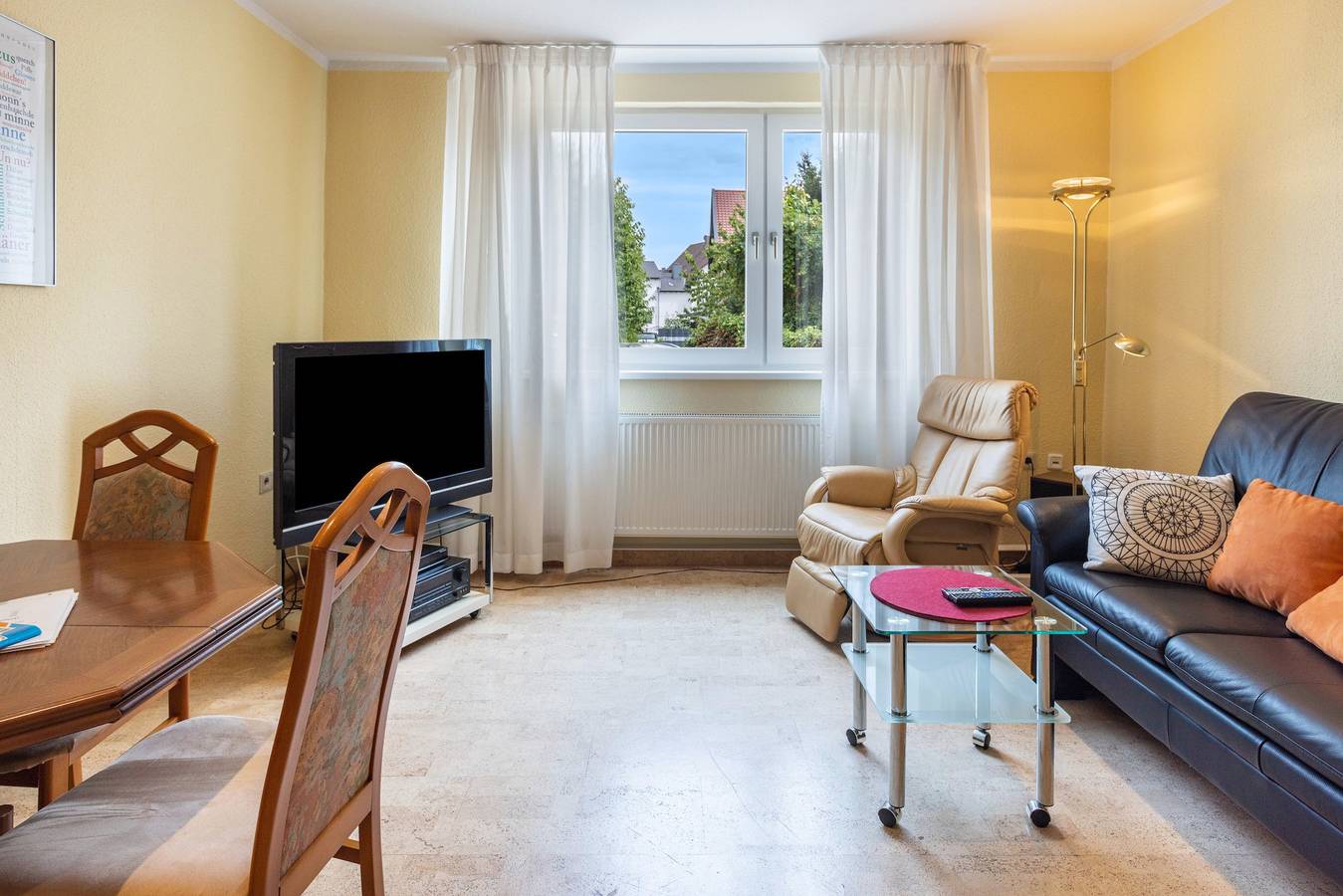 Ganze Wohnung, Ferienwohnung mit Gemeinschaftsgarten und Wlan in Lohfelden, Hessisches Bergland
