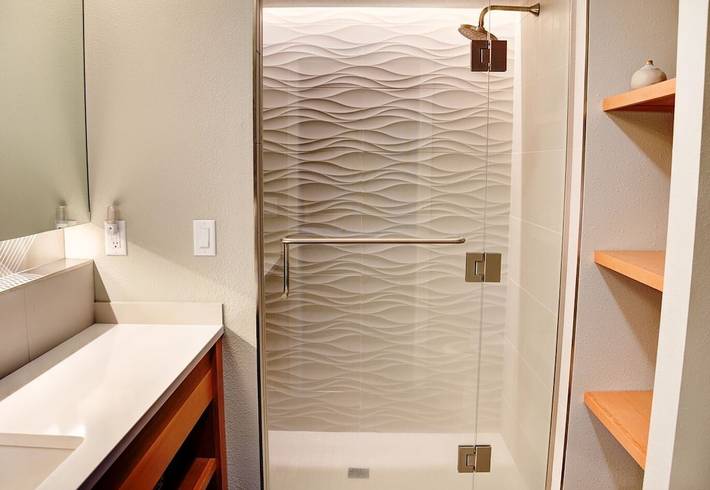 Vacation rental for 12 people, with pool and sauna as well as hot tub and yard in Black Butte Ranch