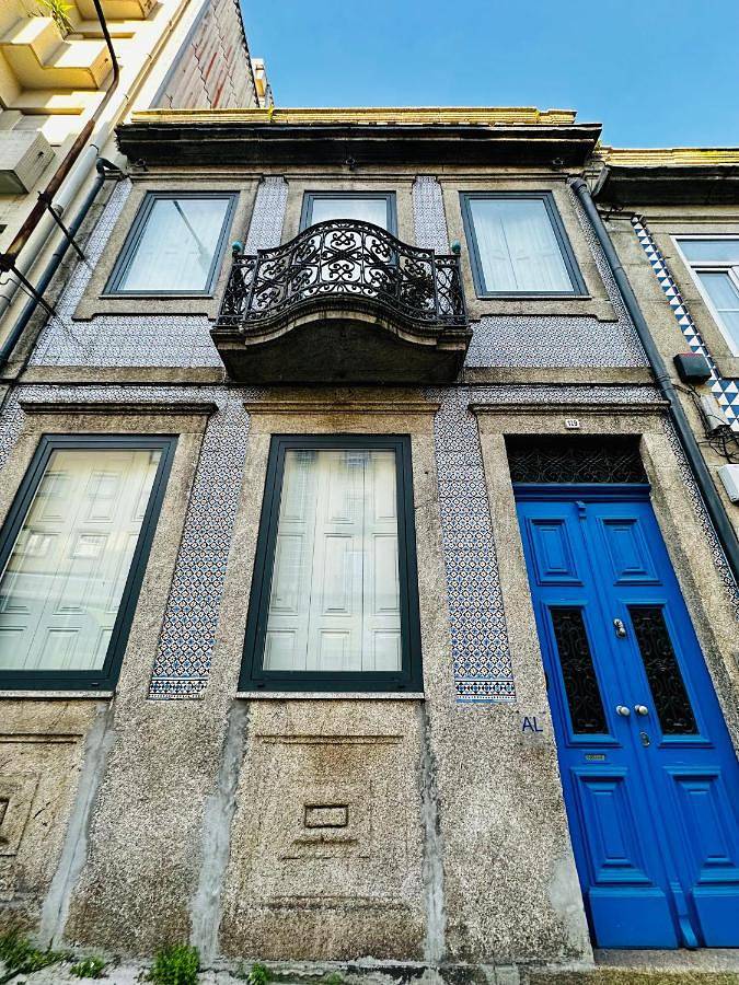 Hidden Gem near city center- garden, outdoor kitchen, sauna in Πόρτο, Porto District