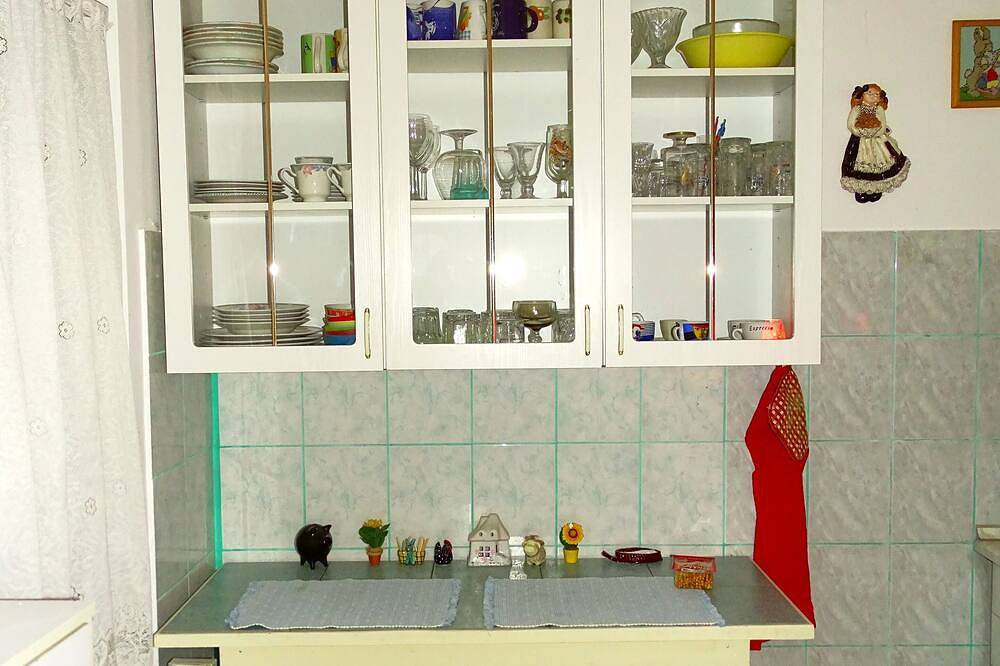 Ganze Wohnung, 1 percre a viághírű hévizi tóhoz, romantikus teljes lakás kisállat barát. in Heviz, Balaton Region