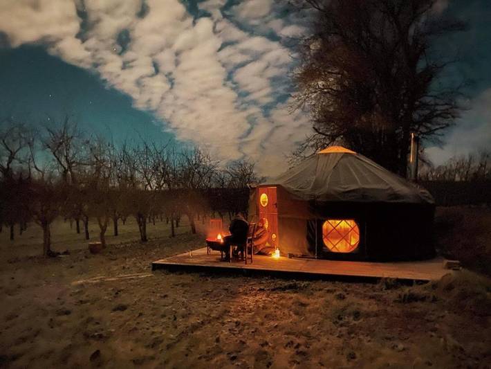 Glamping for 4 people, with terrace and garden, with pets in Herefordshire
