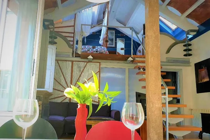 Apartamento de vacaciones para 4 personas, con balcón además de jardín y jacuzzi - 1