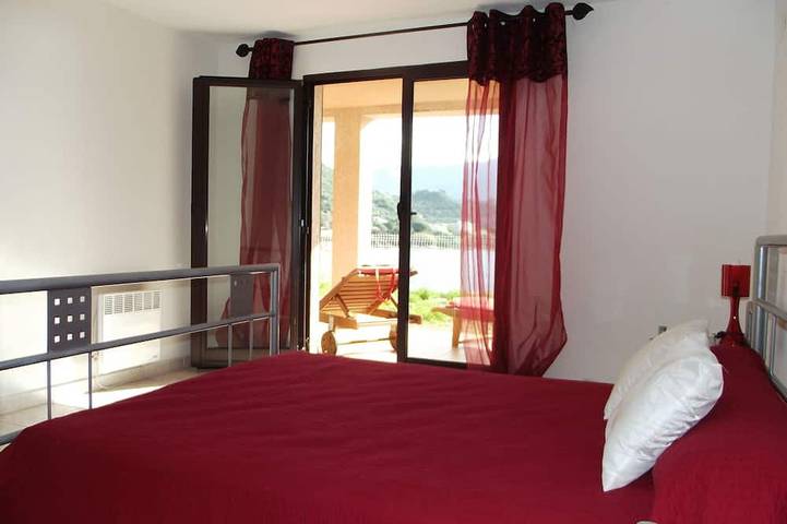 Location de vacances pour 8 personnes, avec balcon et jardin dans Plage de Tiuccia - 3