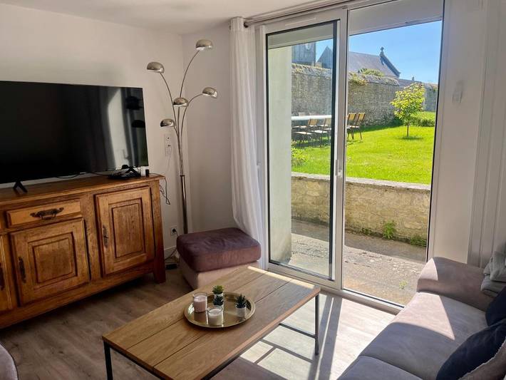 Location de vacances pour 10 personnes, avec jardin et terrasse à Bény-sur-Mer