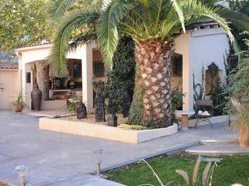 Villa Ambrosia in Narbonne, Côte méditerranéenne (France)
