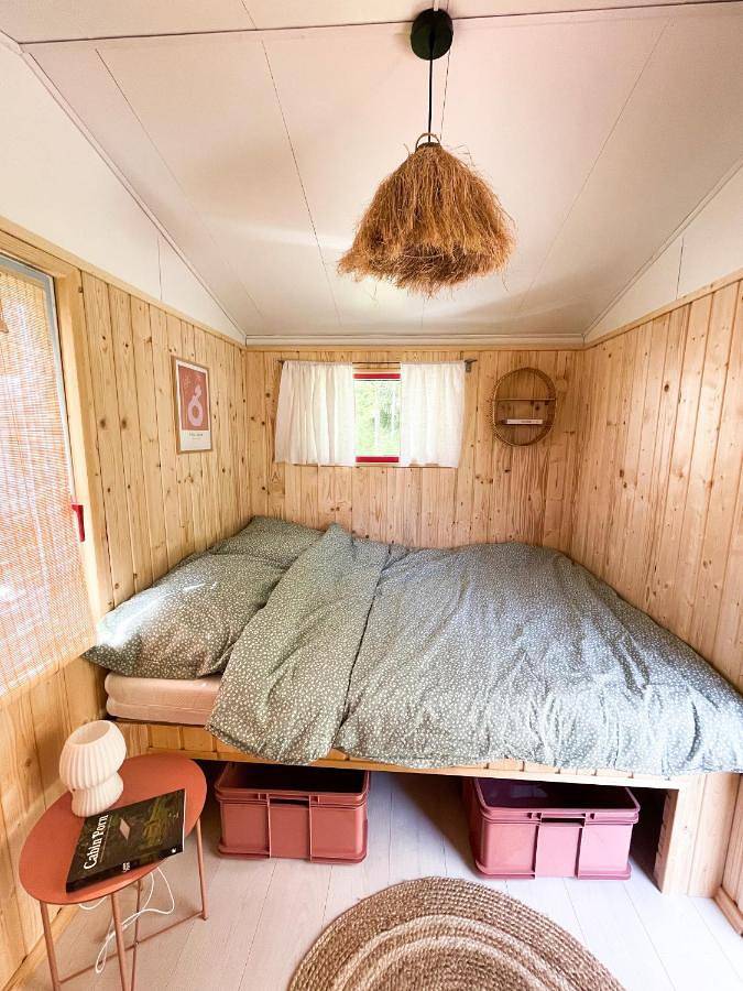Camping für 4 Personen, mit Garten und Ausblick sowie Terrasse und Seeblick in Westpommern