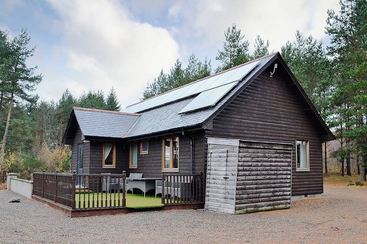 Log cabin for 5 people, with garden, with pets in Banchory