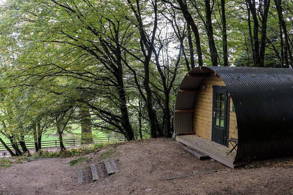 Ballybeg Pod 6, romantic, with hot tub in Tinahely, County Wicklow in County Wicklow