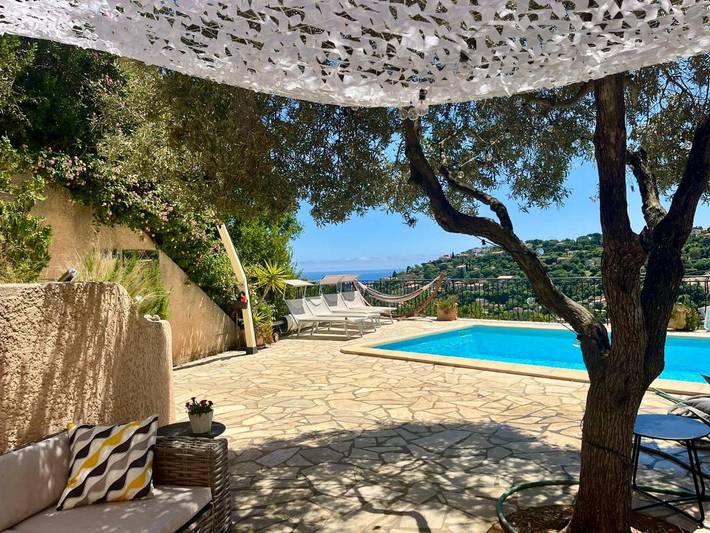 Villa pour 8 personnes, avec balcon ainsi que vue et piscine à Cavalaire-sur-Mer - 2