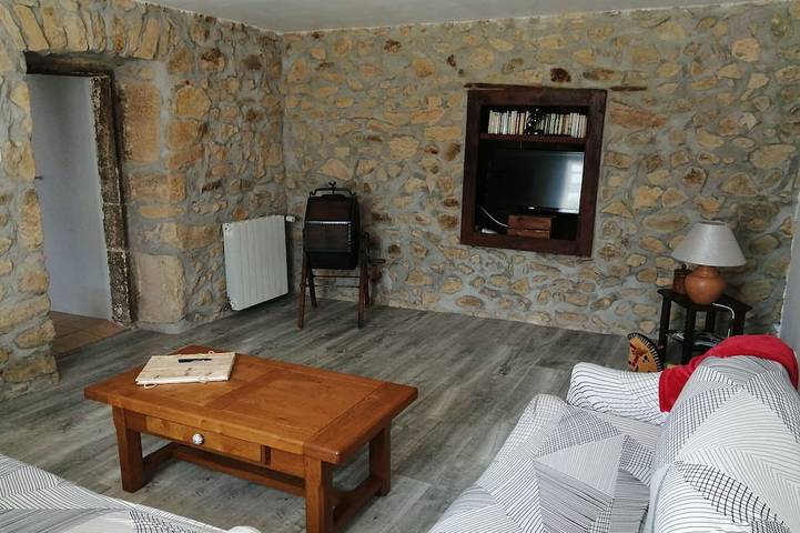 Location de vacances pour 6 personnes, avec jardin, animaux acceptés à Vernoux-en-Vivarais - 2