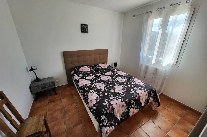 Villa at the foot of Mont Ventoux for 7 people in Malaucène with private pool in Malaucène, Parc naturel régional du Mont-Ventoux