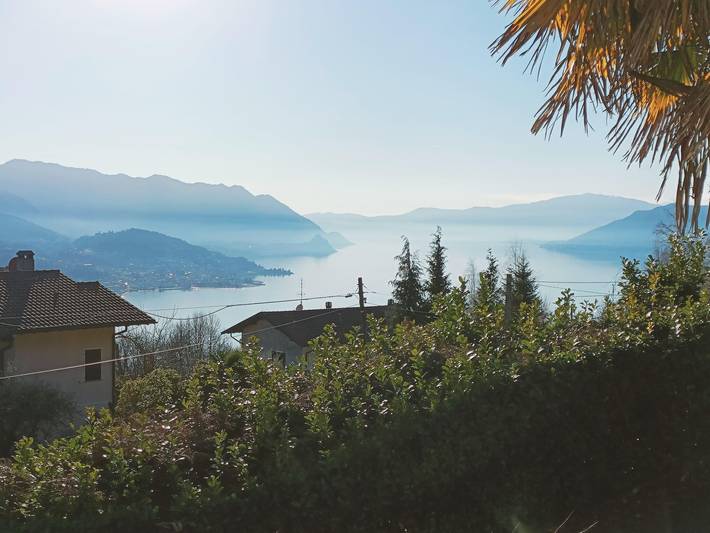 Casa de vacaciones en Italia con vistas a la montaña. in Agra, Lago Maggiore en Lombardía