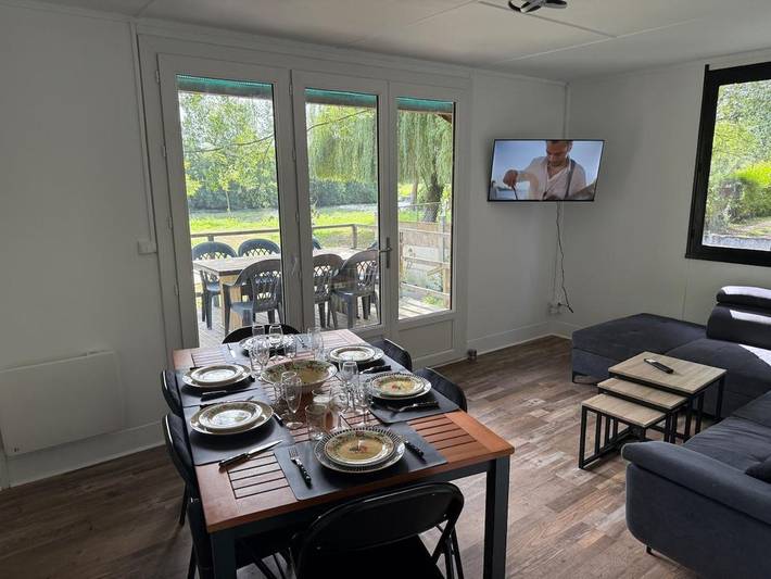 Gîte pour 6 personnes, avec Terrasse et Jardin dans Naveil