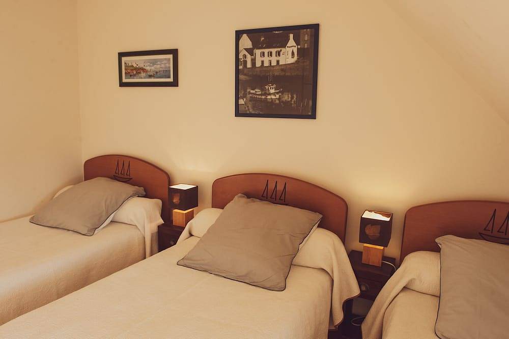 Villa in Moëlan sur Mer, 10-12 p sea view with indoor pool, South Finistère in Moëlan-sur-Mer, Côte de Cornouaille