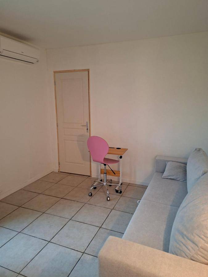 Two-Bedroom House in Souppes-sur-Loing, Seine-et-Marne