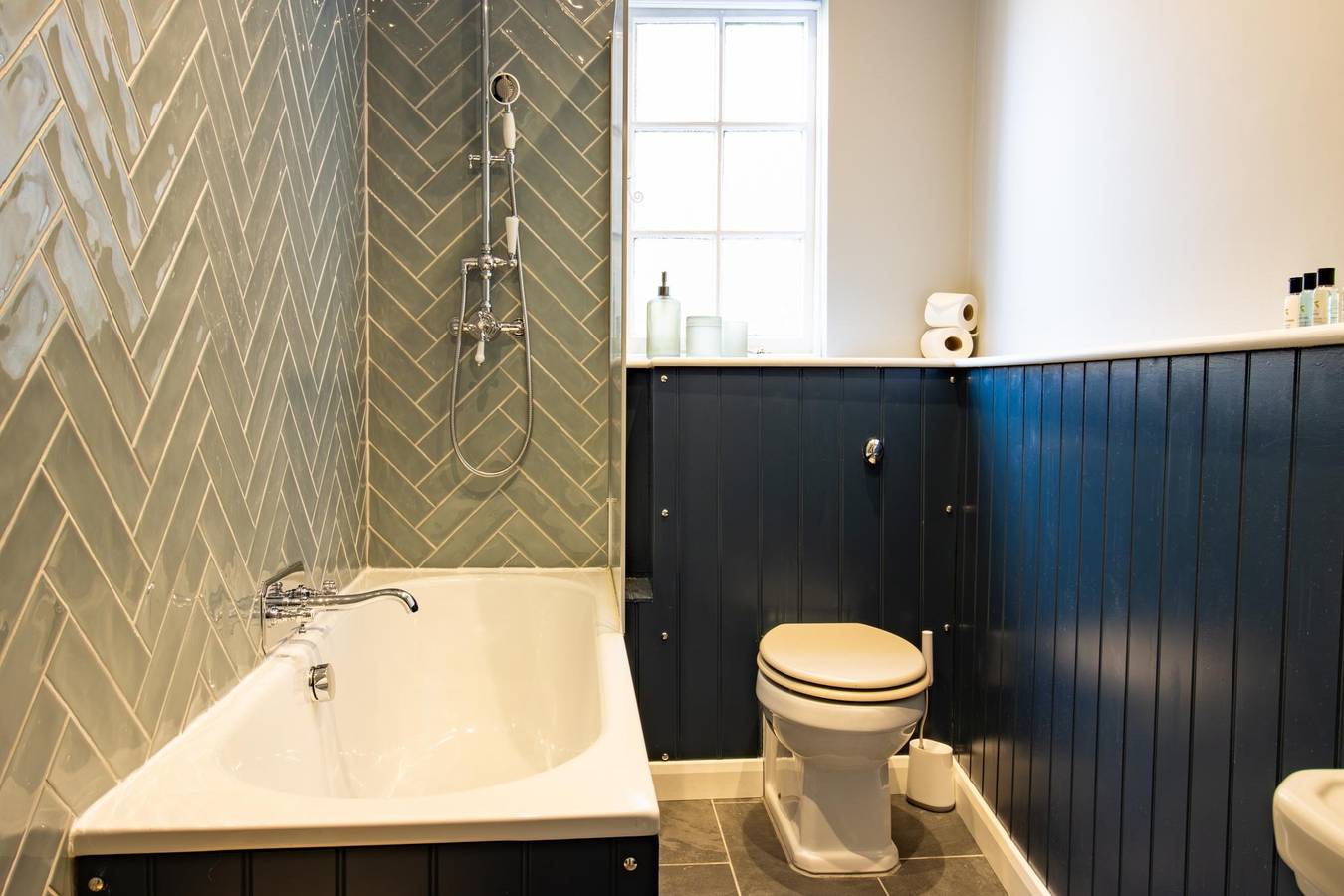 Entire apartment, The Gallery Apartment - Rye Central Chic - Pass the Keys in Rye, East Sussex
