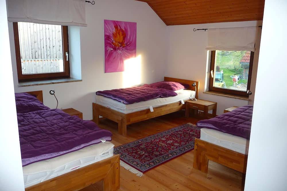 Ferienhaus am Himmelsteich: Urlaub, Entspannung, Yoga, Wandern, Familie in Bernhardswald, Ostbayern
