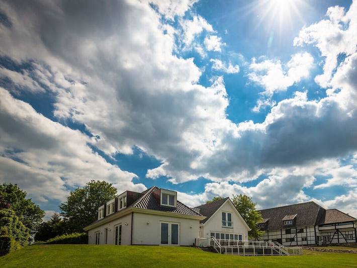 Villa für 20 Personen, mit Terrasse und Garten sowie Pool und Sauna