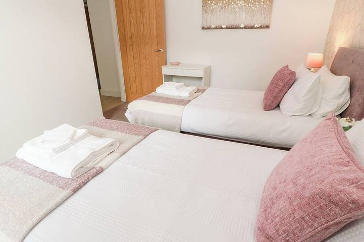 Simply Suite, pet friendly, with a garden in Castle Douglas in Loch Ken, Castle Douglas