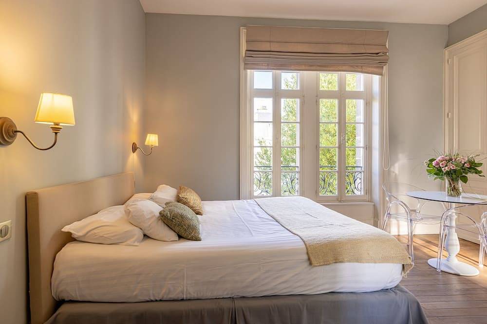Entire apartment, Studio Confort - La Villa Beaupeyrat in Limoges, Limoges region