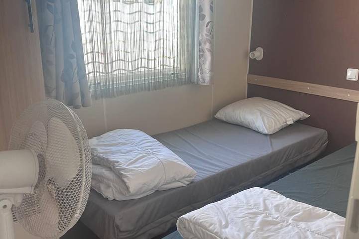 Mobil-home familial 6 pers – 3 chambres – Camping 4⭐ Les Salins de la Gardiole in Vic-la-Gardiole, Côte méditerranéenne (France)