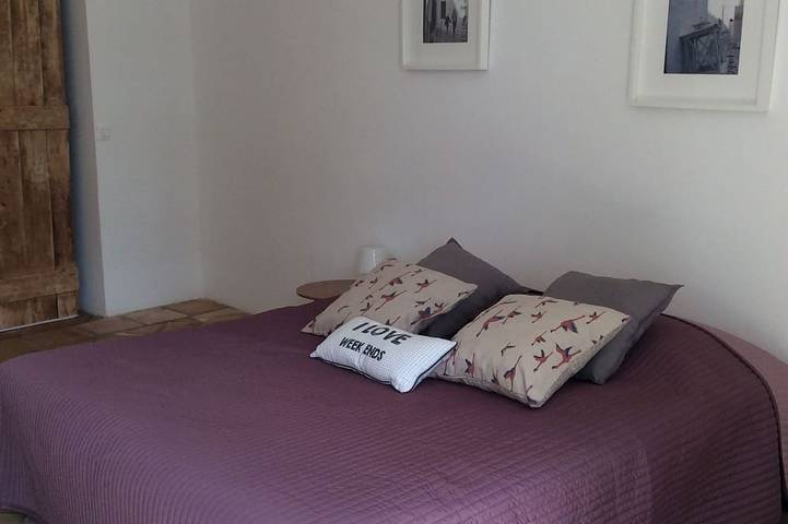 Location de vacances pour 2 personnes, avec jardin et terrasse à Jonquières - 2