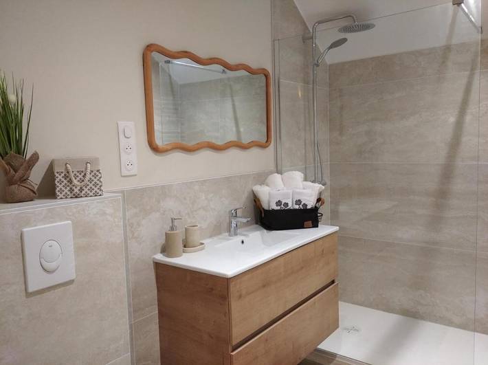 Chambre d’hôte pour 2 personnes, avec piscine et jardin, adapté aux familles dans Allier - 4