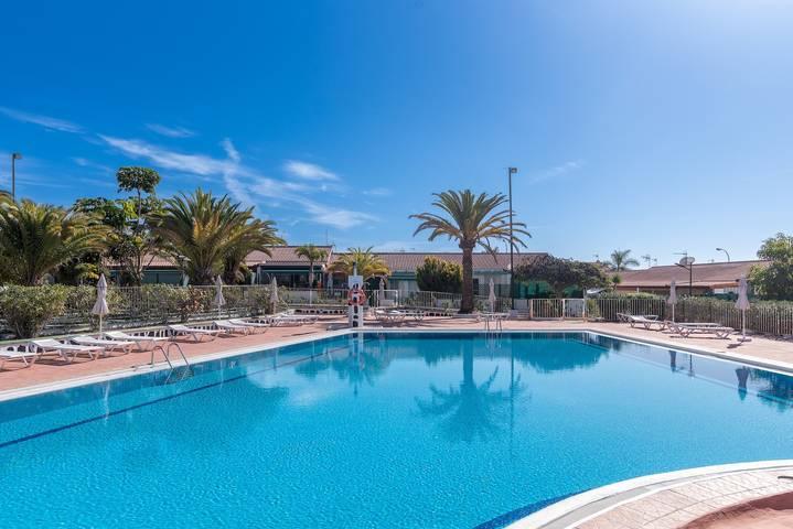 Apartamento para 4 personas, con Terraza y Piscina en Sonnenland