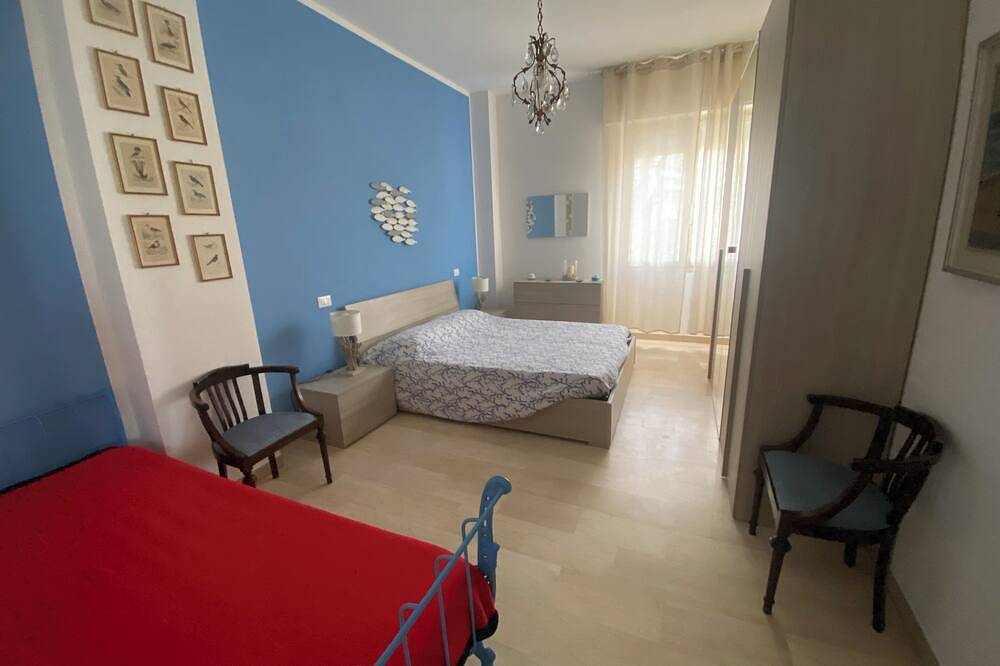 Ganze Wohnung, A window to the sea three minutes' walk from the sea view beach in Laigueglia, Riviera di Ponente