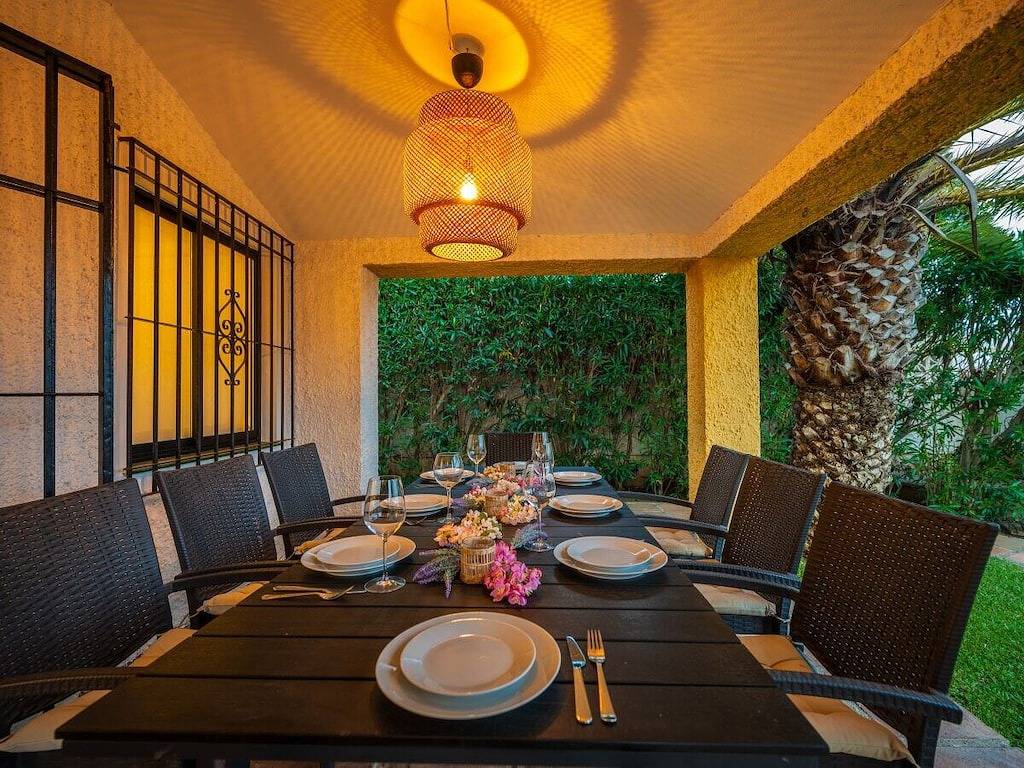 Beach House Ping Pong Comfortable holiday residence in Las Chapas, Marbella
