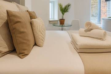 Apartment for 2 People in Kingston upon Thames, Chessington World of Adventures, Photo 2