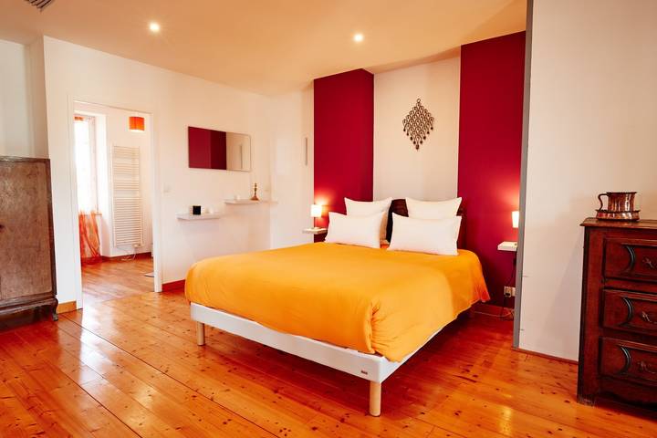 Chambre d’hôte pour 6 personnes, avec jardin et piscine dans le Jura - 4