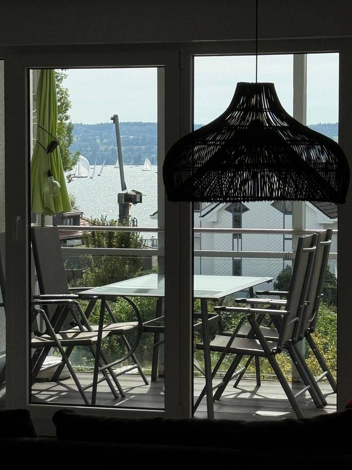 Ganze Wohnung, Komfortable Ferienwohnung mit überdachtem Balkon nahe See und Zentrum in Überlingen in Badestrand Bodensee Yachtclub Überlingen, Überlingen