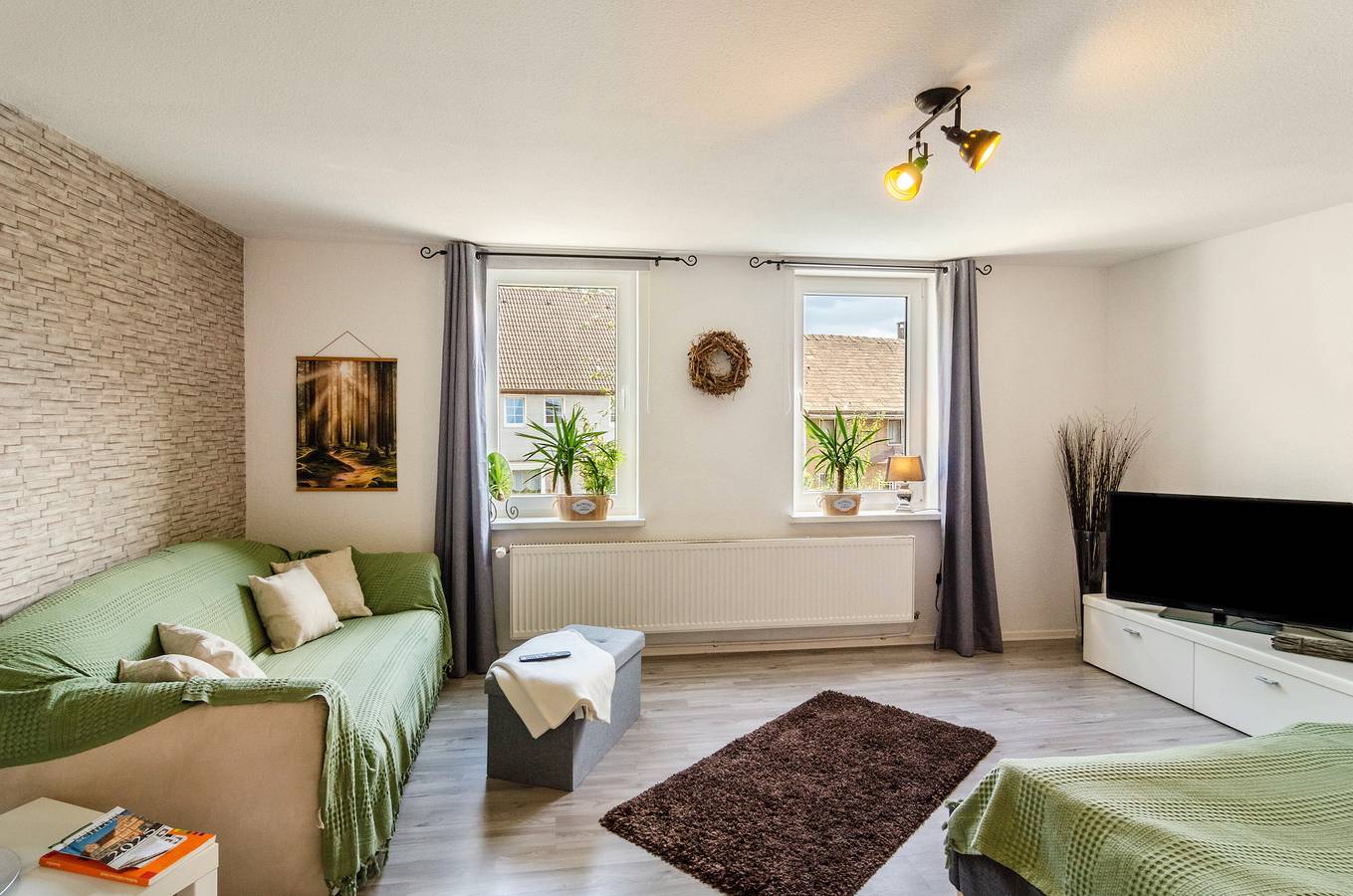 Ganze Wohnung, Ferienwohnung 'Am Vogler' mit Bergblick, Gemeinschaftsterrasse und Wi-Fi in Holenberg, Landkreis Holzminden