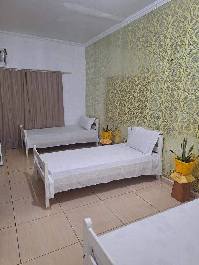 Casas e apartamentos de temporada para 3 pessoas, com balcão e vista e ainda jardim em Manaus